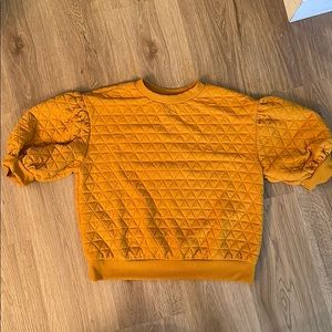 Puff sleeve, quilted top